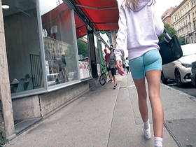 ﾊﾝｶﾞﾘｰで素人女性をﾅﾝﾊﾟしまくりやっとGETした清楚で笑顔のｶﾜｲｲ金髪ちゃんは付き合い始めたばかりの彼氏とのﾃﾞｰﾄに向かう途中だった･･･　めっちゃ生真面目でｶﾞｰﾄﾞが固いのでﾏｯｻｰｼﾞで心と体をほぐしてｱｿｺもほぐし彼氏よりも先に強行種付け生中出ししちゃった！w サンプル動画サムネイル